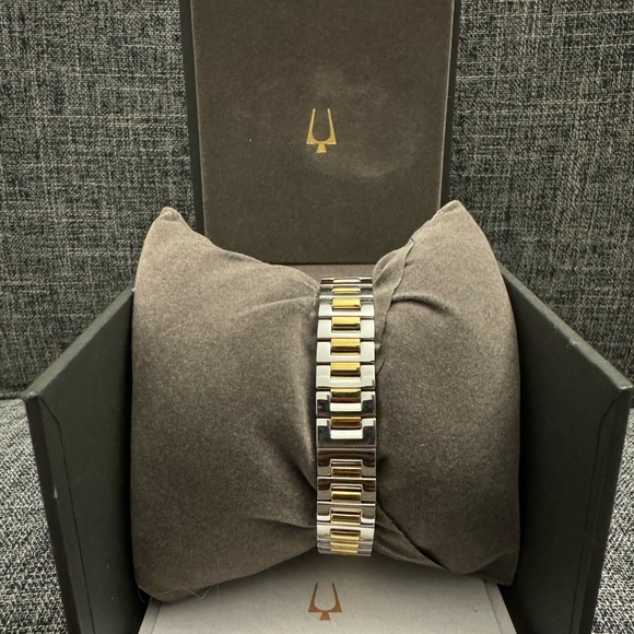 Bulova Women's Watch 98P195 Diamond Accented Two Tone Stainless Steel Quartz - Picture 2 of 2